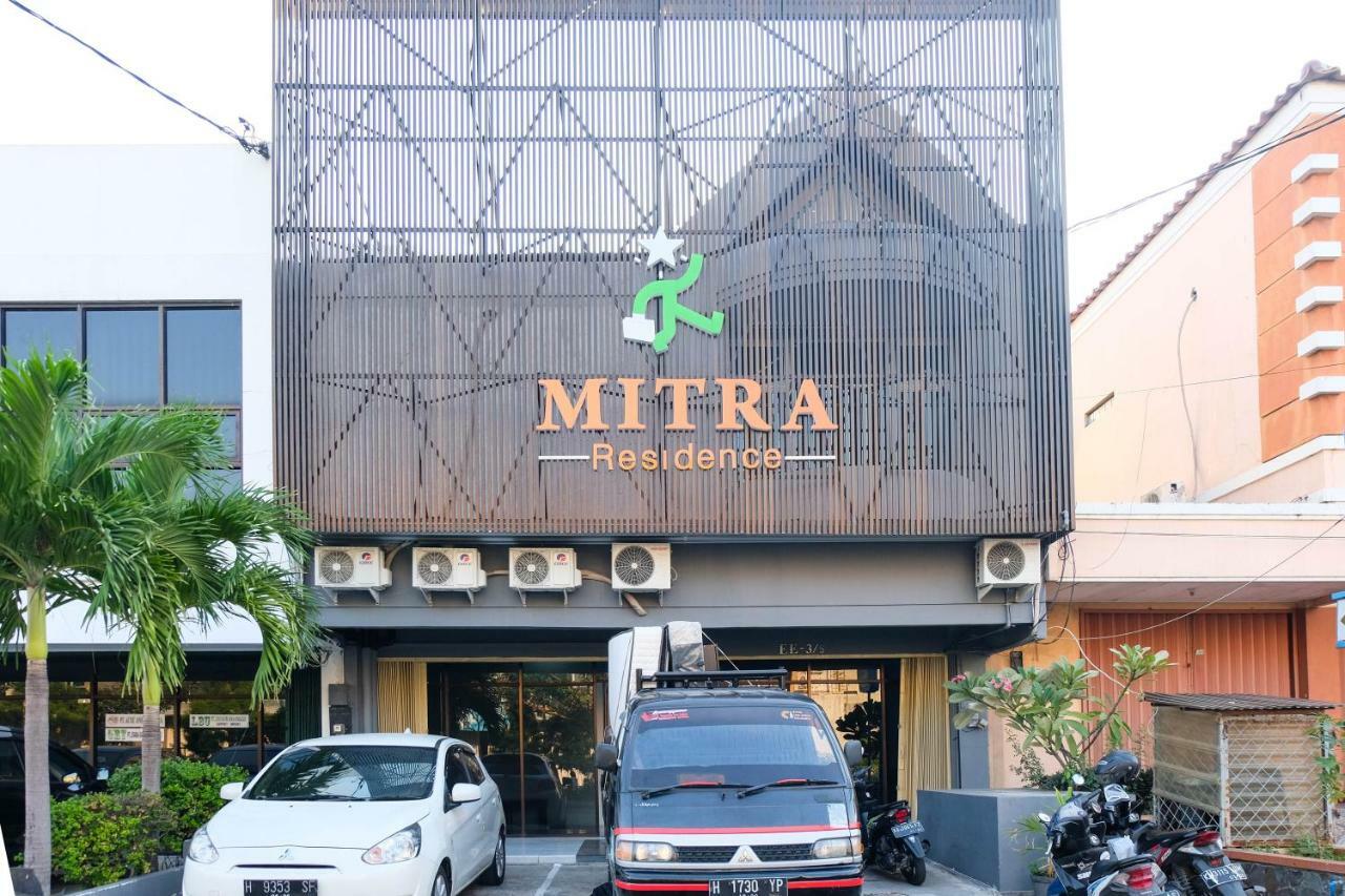 RedDoorz near Ahmad Yani Airport 3 Otel Semarang Dış mekan fotoğraf