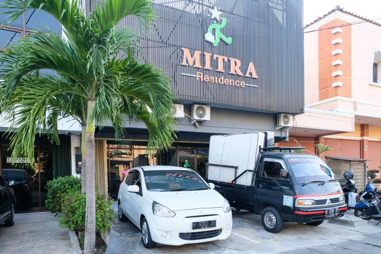 RedDoorz near Ahmad Yani Airport 3 Otel Semarang Dış mekan fotoğraf